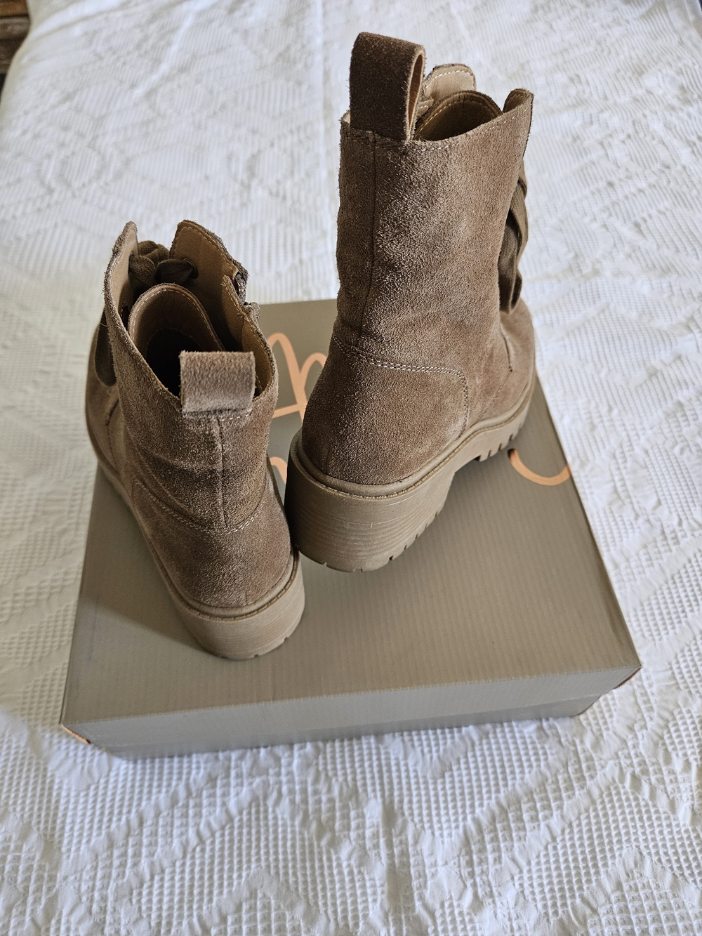 Crown Vintage Telinda Suede Leather Combat Boots Brown Sz 7M Like New - Picture 6 of 12